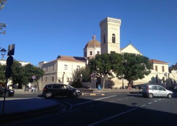 Rapina a mano armata a Villasor, un uomo incappucciato ha fatto irruzione in un tabacchino
