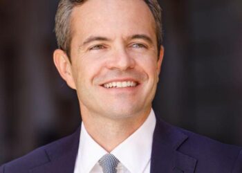 Carbonia, vandalizzata la statua di Giò Pomodoro in piazza Roma