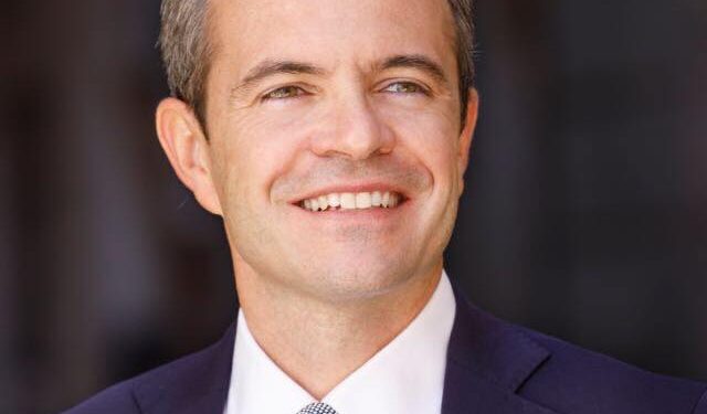 Carbonia, vandalizzata la statua di Giò Pomodoro in piazza Roma