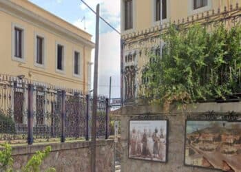 Sardara, la caserma cade a pezzi: via i militari dal paese, protestano i cittadini