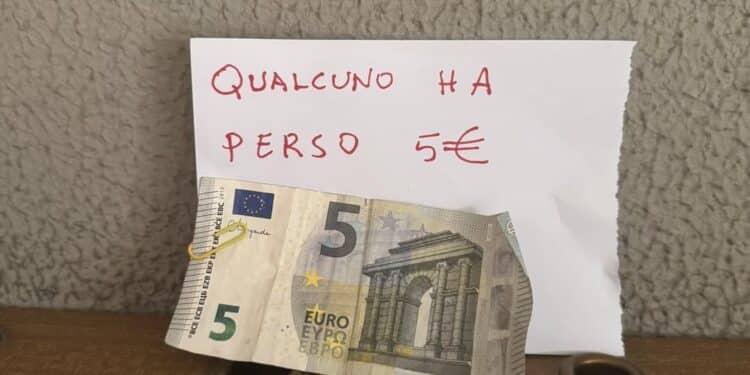 Cagliari, un biglietto per chi ha perso 5 euro: gara di onestà in un condominio di Pirri