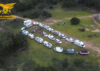 “Radunazzo” abusivo di camper nel parco di Gutturu Mannu, sanzionate 20 persone