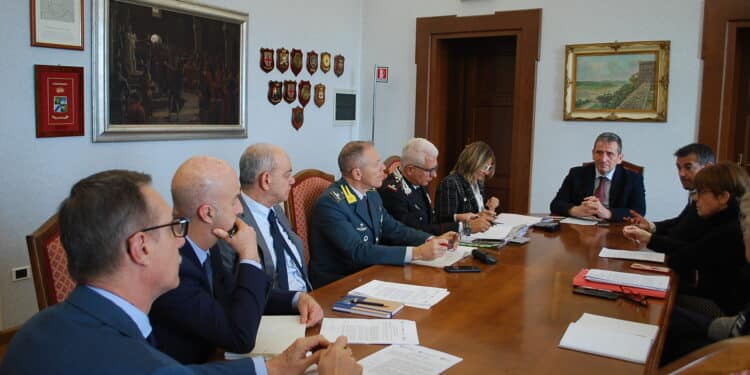 Furti e rapine a raffica a San Benedetto, arrestati i ladri ma il Prefetto rilancia con il video-allarme antirapina