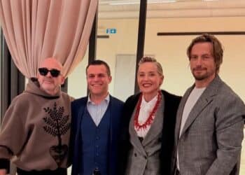 Sharon Stone ad Alghero, la bellezza immortale dell’attrice arricchita dal corallo sardo