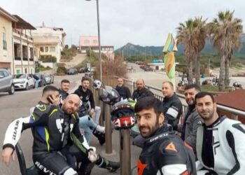 Sardara, in moto gli amici di Alessio per l’ultimo saluto il giorno del suo funerale: domani il grande corteo