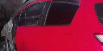 Cagliari, auto in fiamme nella notte in via Timavo