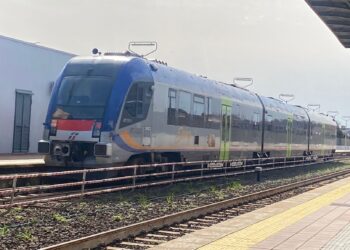 Nuova protesta dei ferrovieri: domani dalle 9 alle 17 “incroceremo le braccia per difendere i nostri diritti”