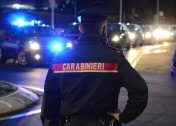 Danneggia gravemente la porta di un panificio, 30enne arrestato a Sant’Antioco