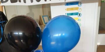 Sinnai, rientra in classe dopo un anno in ospedale a causa di un grave male: “Bentornato, ce l’hai fatta”