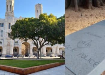 Cagliari, vandali in azione nella nuova Piazza Matteotti: deturpata una seduta in marmo