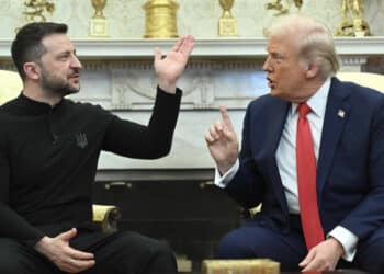 Zelensky fa marcia indietro: “Pronto a lavorare per la pace sotto la guida di Trump”