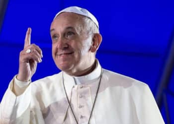 Papa Francesco, “evoluzione ordinaria della polmonite, quadro clinico complesso”
