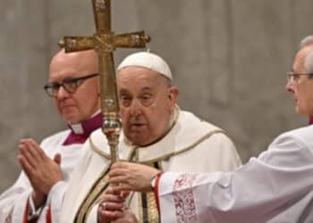 Papa Francesco, “nessuna nuova crisi, la prognosi resta riservata”