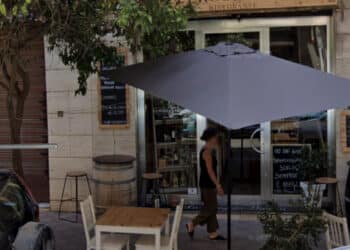 Cagliari, suolo pubblico occupato abusivamente: chiude per 8 giorni “La Pergola Bianca”