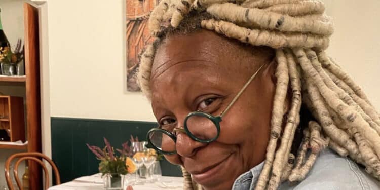 Whoopi Goldberg cittadina onoraria di Stintino: “Mi sento a casa, grazie per l’affetto e la discrezione”