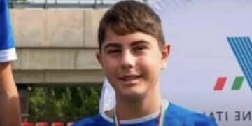 Viene punto da una zecca, Lorenzo muore a 13 anni: aperta un’inchiesta