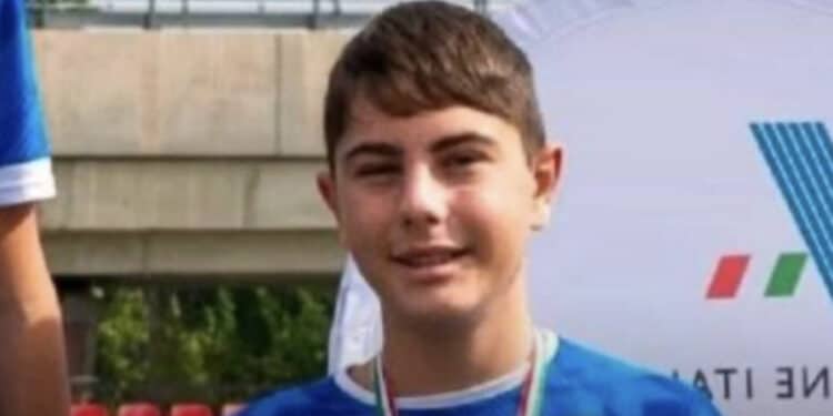 Viene punto da una zecca, Lorenzo muore a 13 anni: aperta un’inchiesta