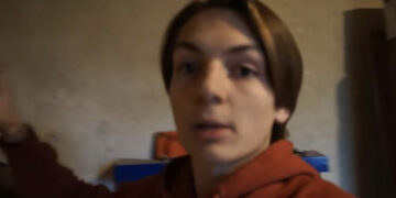 Lo colpisce un aneurisma mentre è in moto e finisce contro un’auto: Jacopo muore a 18 anni