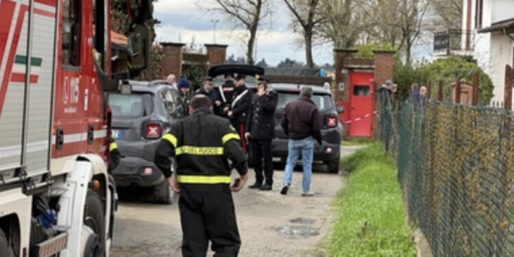 Donna di 56 anni trovata senza vita in casa: fermato  il compagno