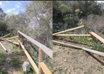 Sarroch, vandalizzata la staccionata che protegge il cammino verso il nuraghe: “Un atto grave contro la nostra comunità è stato compiuto“