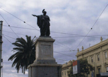 Cagliari, la statua di Carlo Felice non si tocca: no anche dalla soprintendenza