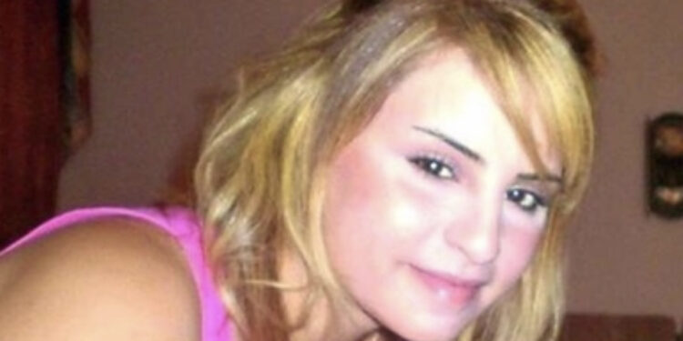 Roua, uccisa a 35 anni dal marito: il braccialetto elettronico aveva lanciato 4 avvertimenti