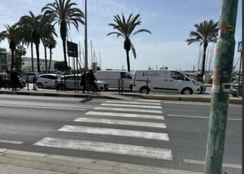 Via Roma nel caos tra dislivelli e strisce pedonali scomparse: “I cittadini vivono nel pericolo”