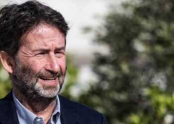 La proposta di Franceschini: “Ai figli solo il cognome della mamma”