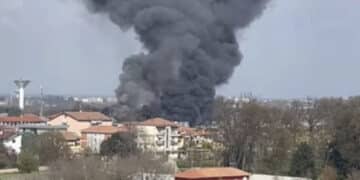 Esplosione nell’azienda dolciaria Perfetti: evacuata la struttura