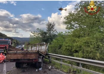 Incidente sulla provinciale 11 a Ula Tirso: feriti due ragazzi