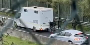 Assalto al portavalori in Toscana: i banditi parlano sardo: “Ajò ci siamo?”