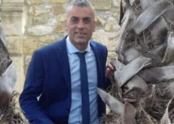 Interviene per difendere il figlio, lo prendono a calci e pugni: Gioacchino muore a 45 anni