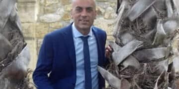 Interviene per difendere il figlio, lo prendono a calci e pugni: Gioacchino muore a 45 anni