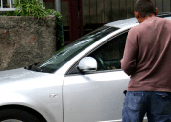 Cagliari, la spartizione dei semafori e le continue richieste di soldi, spesso con violenza verbale: tante donne hanno paura