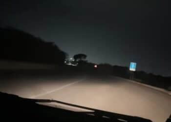 Quartu, via Leonardo da Vinci al buio: fermate e strisce pedonali la notte diventano invisibili