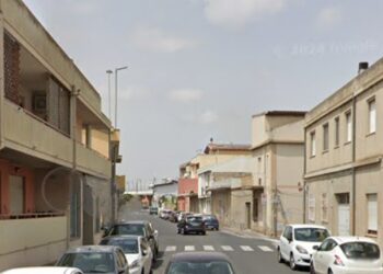 Giochi pericolosi tra ragazzini a Monserrato: “Si sdraiano e aspettano l’arrivo delle auto”