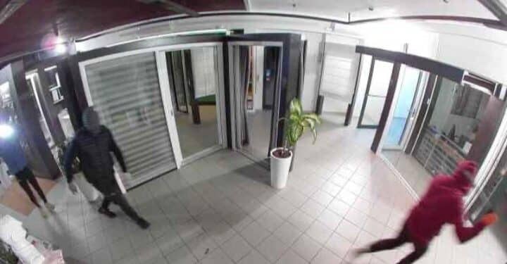 Sestu, ladri scatenati irrompono anche nella fabbrica delle zanzariere. I cittadini: “Non ci sentiamo sicuri”