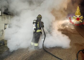 Pula, auto a fuoco nella notte: è caccia al piromane