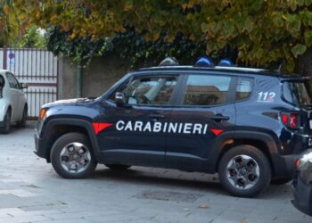 Iglesias, esasperata da minacce e violenze denuncia il figlio: scatta il codice rosso con braccialetto elettronico