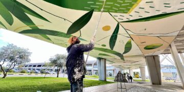 Cagliari, in aeroporto la Galleria degli Ulivi di Giorgio Casu dedicata ai viaggiatori