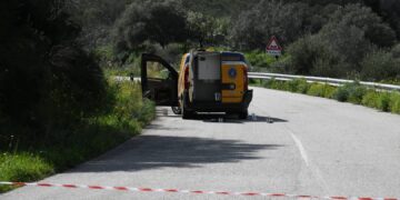 Assalto al portavalori, è caccia ai banditi in tutta la Sardegna: inutilizzabili i 100mila euro rubati, spari e auto in fiamme
