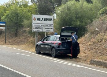 Villasimius, ruba al supermercato e scappa: beccato nelle stradine del centro