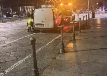 Cagliari, centinaia di automobilisti multati nella notte in via Roma: c’è la maratona, il carro attrezzi non perdona