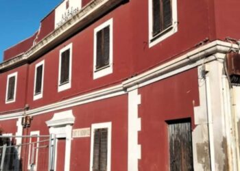 Non abbandonate la storica Casa Cantoniera di viale Sant’Avendrace: perchè lasciarla in questo stato?