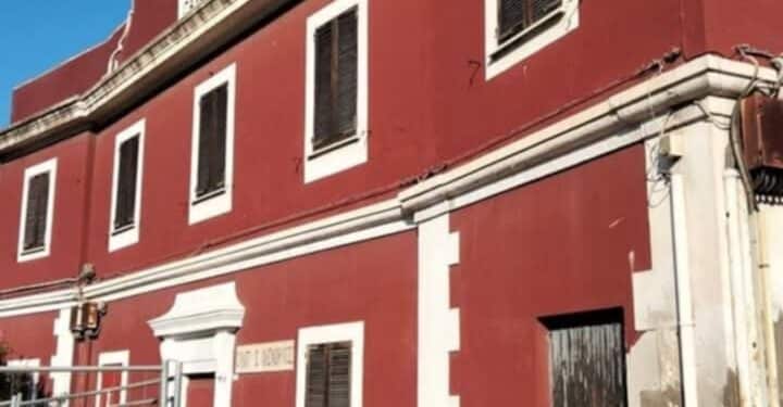 Non abbandonate la storica Casa Cantoniera di viale Sant’Avendrace: perchè lasciarla in questo stato?
