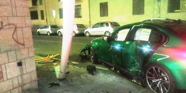 Cagliari, dopo lo schianto di via De Gioannis tante strade della città ancora al buio: il Comune di Zedda non interviene