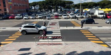I nuovi dossi “pesanti” di viale Bonaria dividono i cagliaritani: sono utili ma sono anche una trappola per le auto? (VIDEO)