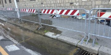 Cagliari, svolta “storica” in via Flavio Gioia: finalmente riparata la rete idrica che aveva distrutto il marciapiede