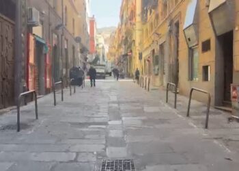 Alcool, risse e droga, giovanissimi scatenati: ecco cosa succede nel quartiere della Marina durante il weekend (VIDEO)