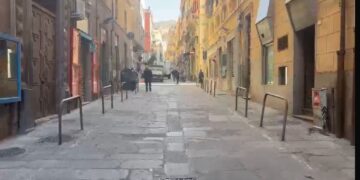 Alcool, risse e droga, giovanissimi scatenati: ecco cosa succede nel quartiere della Marina durante il weekend (VIDEO)